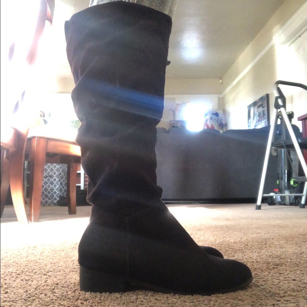Gentle used black knee length boots